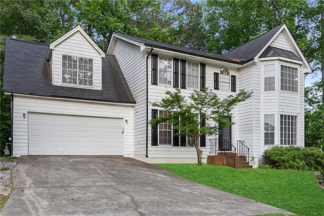 470 Piney Way SW, Atlanta, GA 30331 - view of front facade with asphalt driveway and a front yard