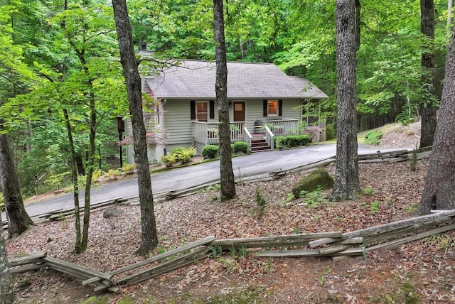 view of front of house featuring a porch