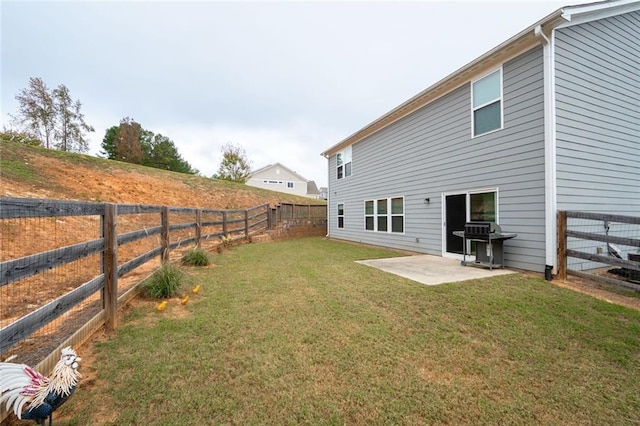 view of yard with a patio area