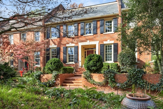 view of colonial inspired home