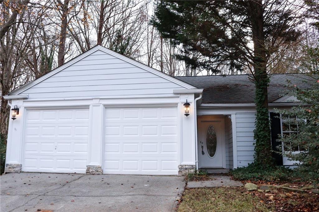 2688 Crystal Ln, Lawrenceville, GA 30044 - view of garage