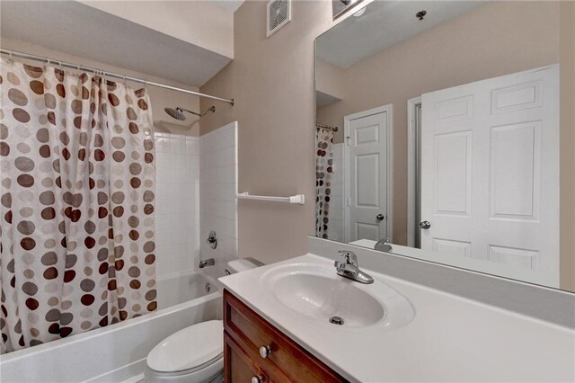 3500 Sweetwater Rd Unit 522, Duluth, GA 30096 - full bath featuring vanity, shower / bath combo, and toilet