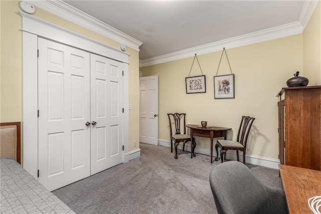 living area with crown molding and light carpet