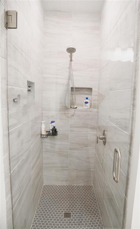 4734 Dewitt Dr, Duluth, GA 30097 - full bath with a stall shower