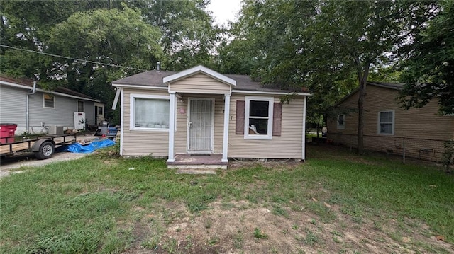 view of front of house with a front yard