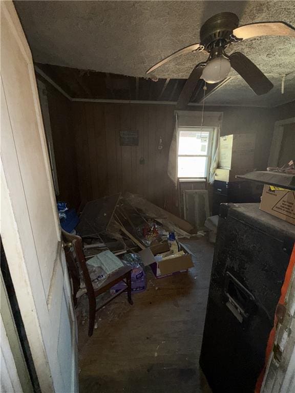 miscellaneous room featuring ceiling fan