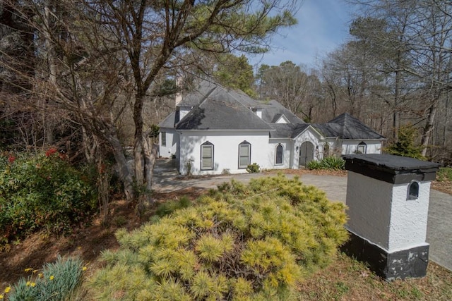 view of front of property featuring stucco siding