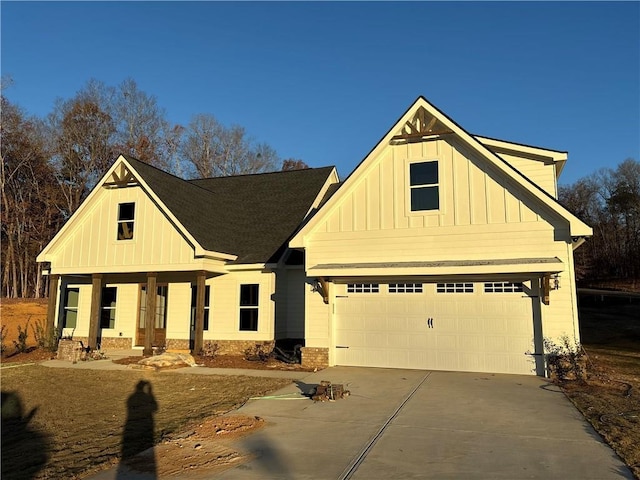 view of front of home featuring a garage