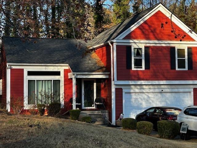 view of front facade featuring a garage