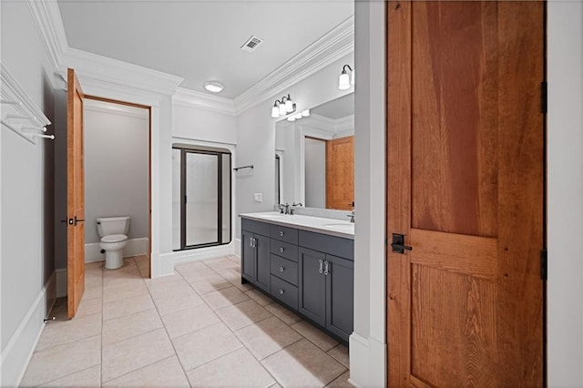 1447 Travis Smith Rd, Clarkesville, GA 30523 - full bath featuring double vanity, tile patterned floors, crown molding, toilet, and baseboards