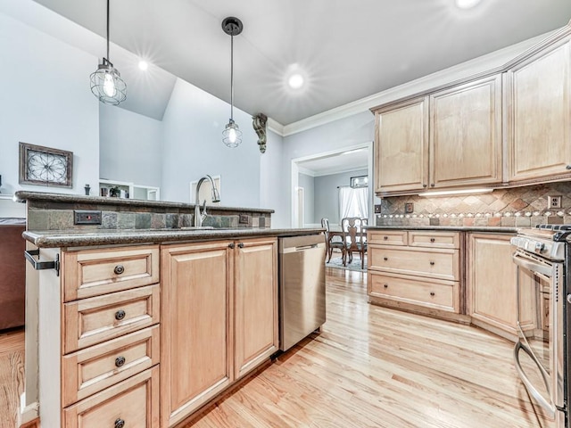 5090 Eubanks Rd, Woodstock, GA 30188 - kitchen featuring light brown cabinets, stainless steel appliances, light wood-type flooring, a sink, and recessed lighting