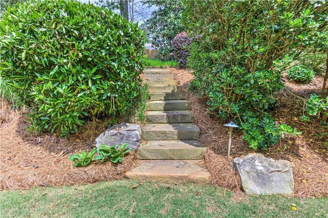 452 Brushstroke Ct SE, Marietta, GA 30067 - exterior view of stairway