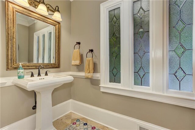 452 Brushstroke Ct SE, Marietta, GA 30067 - bathroom featuring baseboards