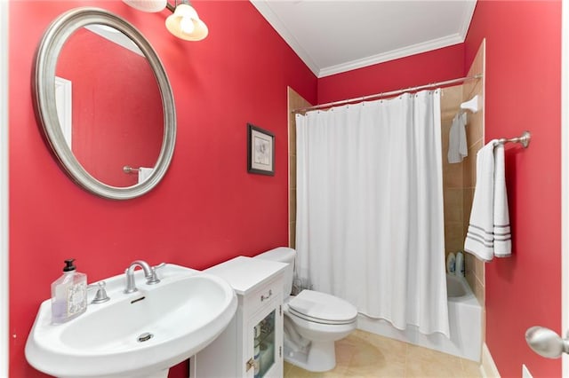 full bathroom with toilet, crown molding, tile patterned floors, sink, and shower / tub combo with curtain