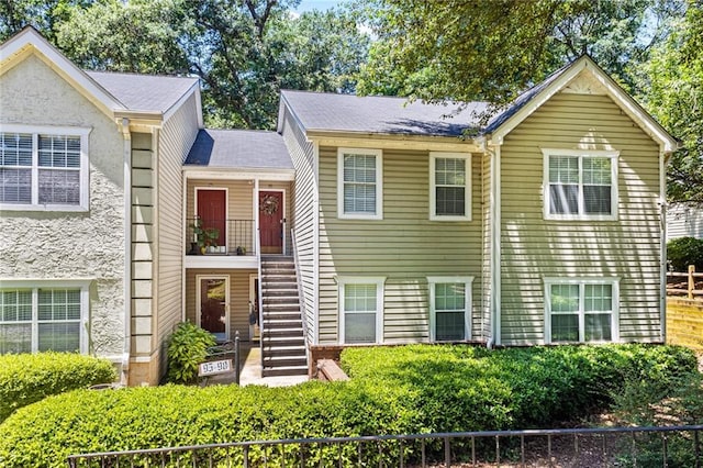 98 Hampshire Ct, Avondale Estates, GA 30002 - view of front of home with stairway