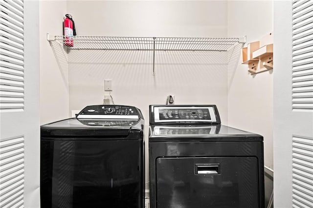 98 Hampshire Ct, Avondale Estates, GA 30002 - laundry area featuring washer and clothes dryer