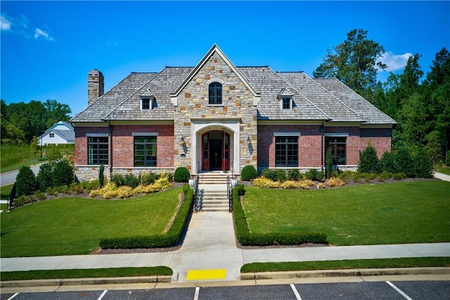 view of front of house with a front yard