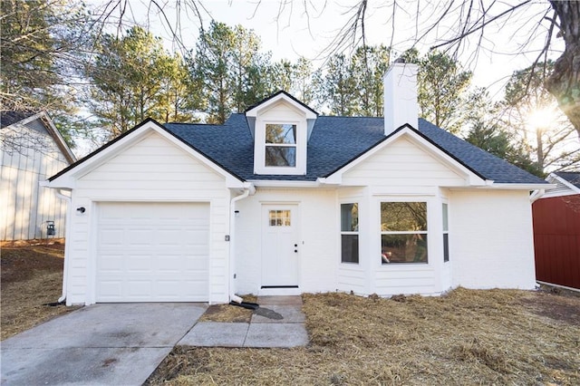 view of front facade featuring a garage