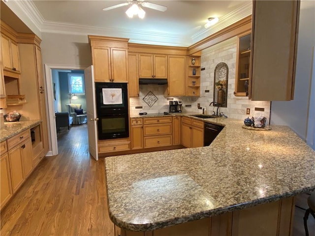 5440 Cameron Forest Pkwy, Johns Creek, GA 30022 - kitchen with black appliances, a peninsula, open shelves, a ceiling fan, and backsplash