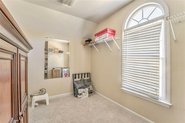 full bathroom featuring ornamental molding, visible vents, a sink, and tile patterned floors