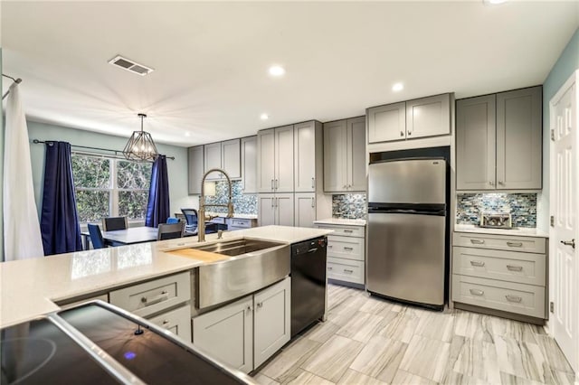 64 Devon Ln, Avondale Estates, GA 30002 - kitchen featuring black appliances, a sink, gray cabinets, backsplash, and recessed lighting
