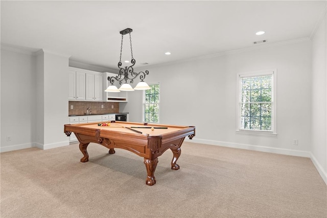 recreation room featuring sink, light carpet, ornamental molding, and billiards