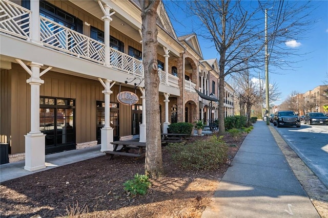 view of building exterior with a residential view