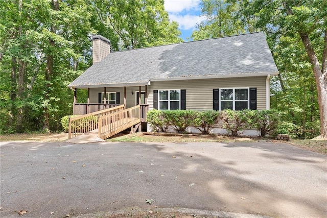 view of front of house featuring a porch