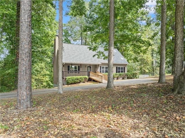 view of front of property with covered porch