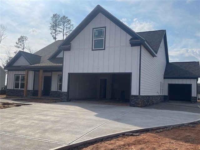 view of front of home featuring a garage