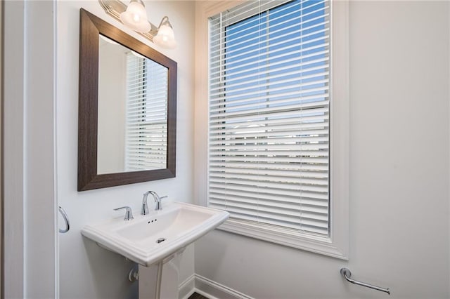 bathroom featuring sink