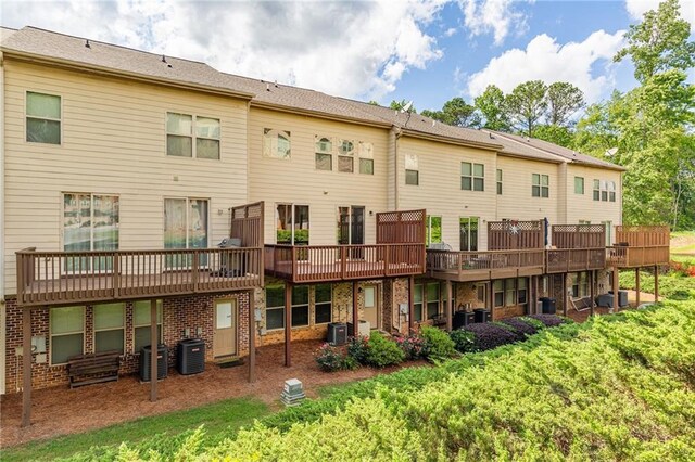275 Blue Pointe Ct, Suwanee, GA 30024