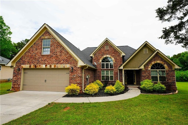 view of front of property featuring a front lawn, brick siding, and driveway