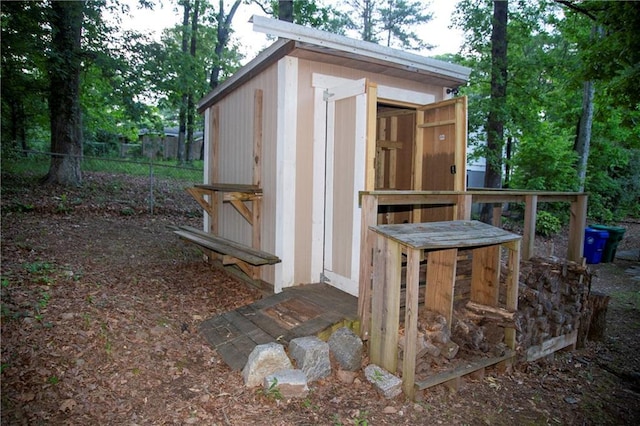 1118 Creekdale Dr, Clarkston, GA 30021 - view of outdoor structure featuring fence and an outdoor structure