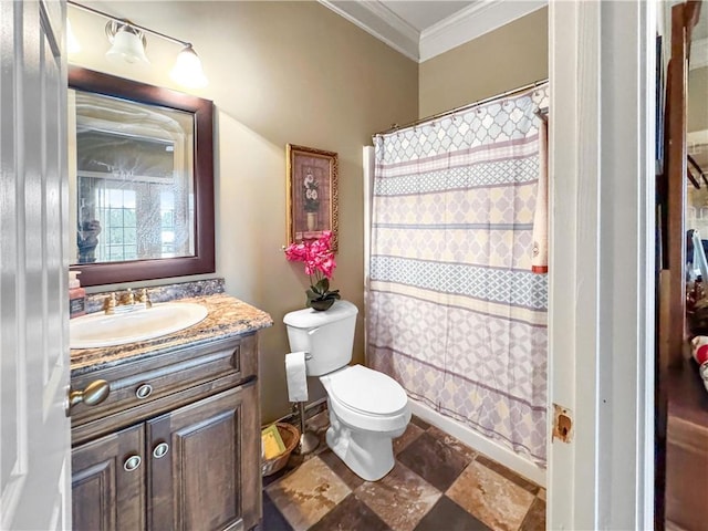 bathroom featuring a shower with shower curtain, toilet, vanity, and ornamental molding