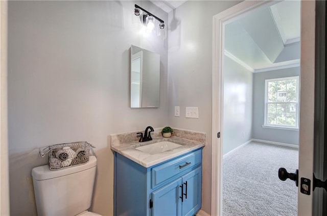 128 Evergreen Trl Unit 4, Cartersville, GA 30121 - bathroom featuring vanity, toilet, baseboards, and crown molding