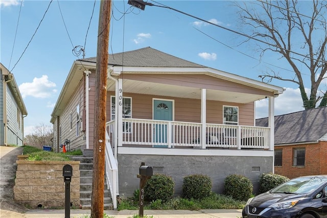 906 Sims St SW, Atlanta, GA 30603 - view of front facade featuring covered porch