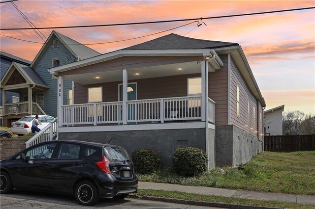 906 Sims St SW, Atlanta, GA 30603 - view of front of home with covered porch and fence
