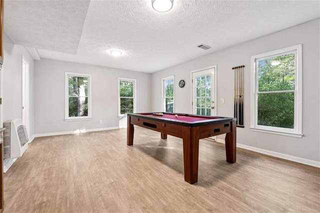 rec room with visible vents, pool table, light wood-type flooring, and baseboards