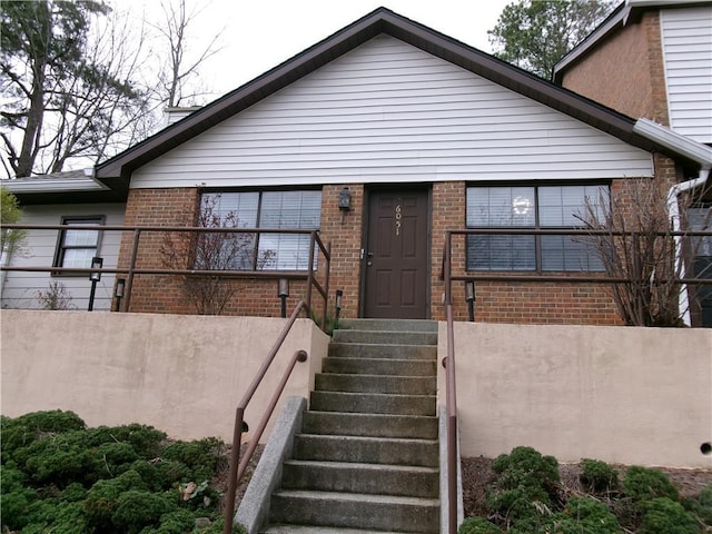 view of front facade with brick siding