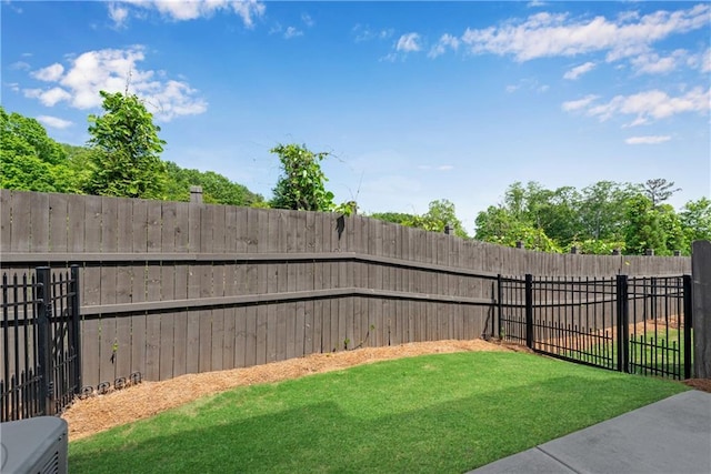 355 Niles Ct Unit 2, Marietta, GA 30060 - view of yard with a fenced backyard