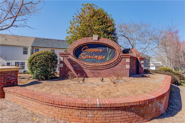 view of community / neighborhood sign