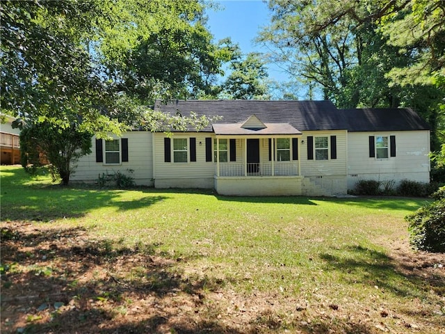 single story home featuring a front yard and covered porch