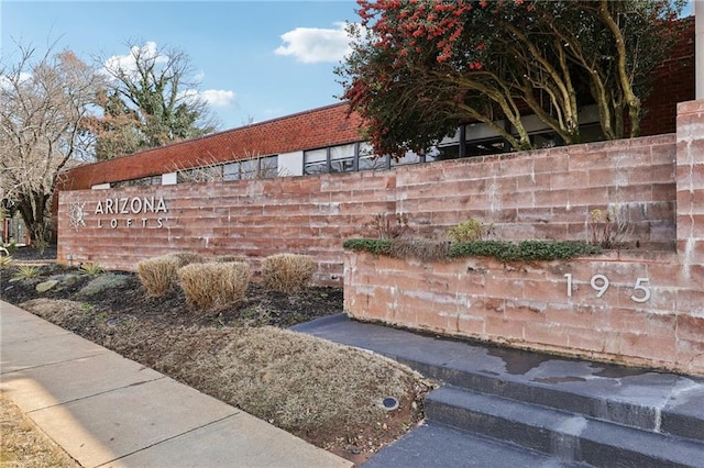 view of community / neighborhood sign
