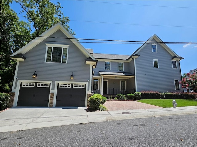 view of front facade featuring a garage