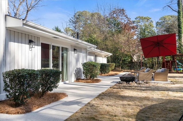 exterior space featuring a lawn