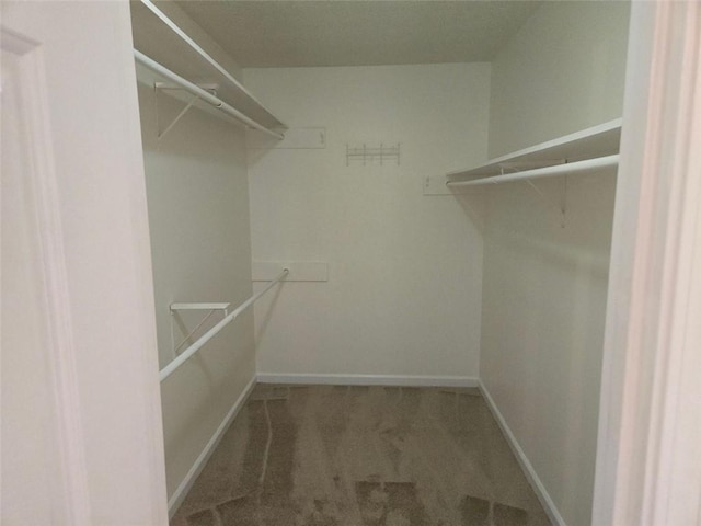 639 Royal Abbey Dr, Stone Mountain, GA 30088 - spacious closet with carpet