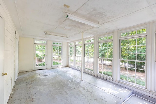 5287 Vernon Lake Dr, Atlanta, GA 30338 - unfurnished sunroom with concrete flooring