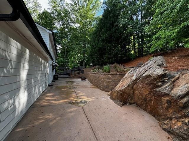 view of yard with a patio area