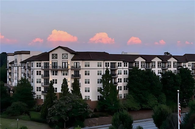 901 Abernathy Rd NE Unit 2050, Sandy Springs, GA 30328 - view of property at dusk